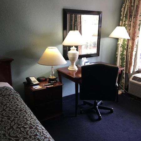 Days Inn By Wyndham Orlando Airport Florida Mall Williamsburg Exterior photo