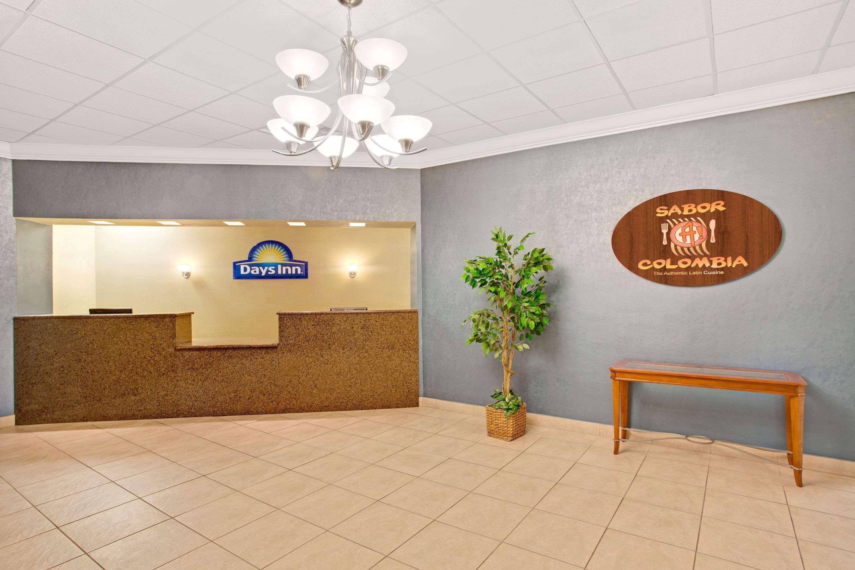 Days Inn By Wyndham Orlando Airport Florida Mall Williamsburg Exterior photo