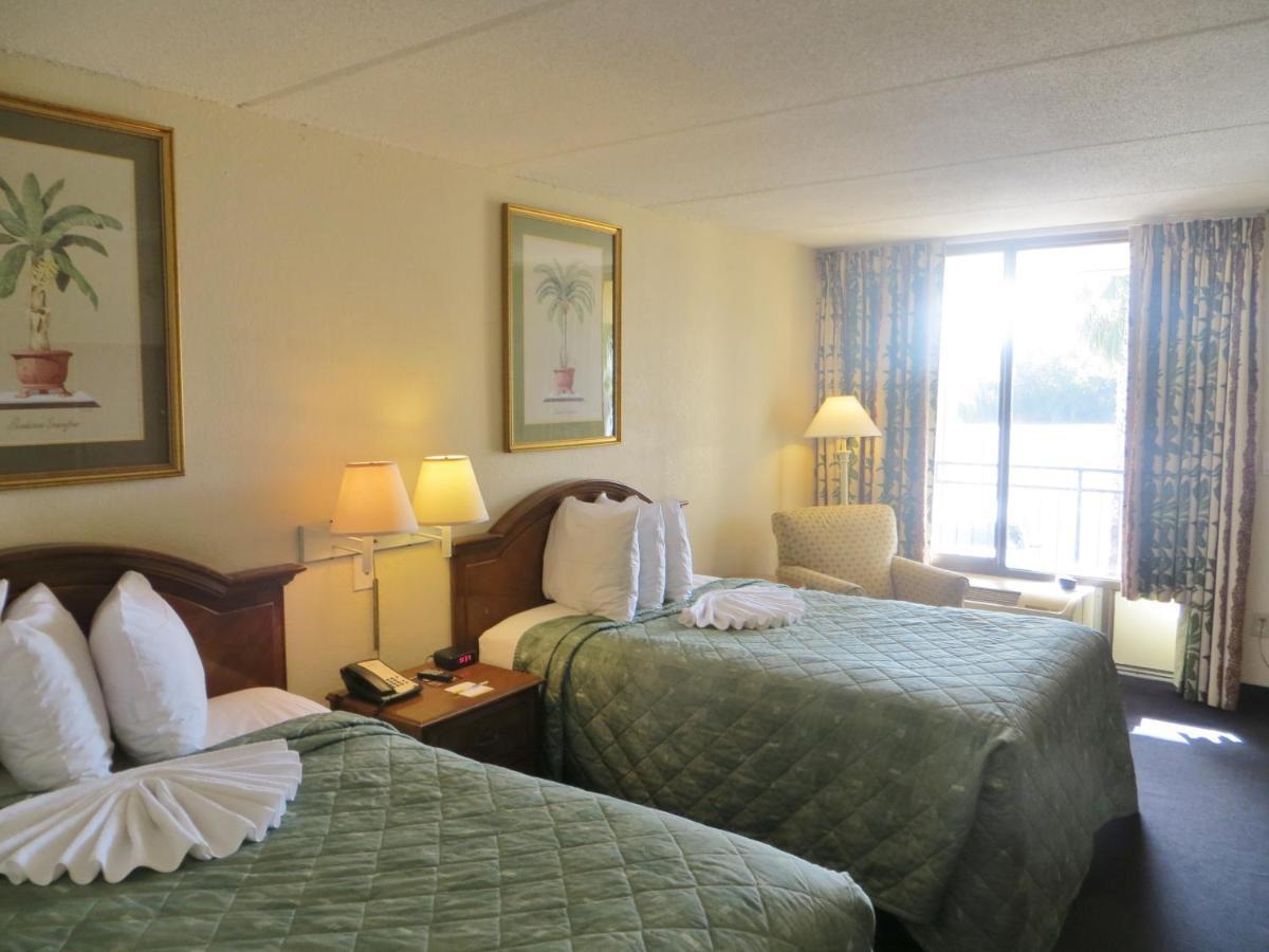 Days Inn By Wyndham Orlando Airport Florida Mall Williamsburg Room photo